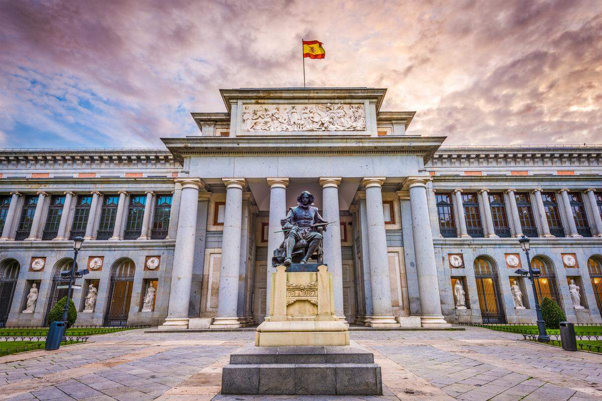 Para apreciar la extraordinaria herencia cultural de España, es indispensable visitar el Museo del Prado.