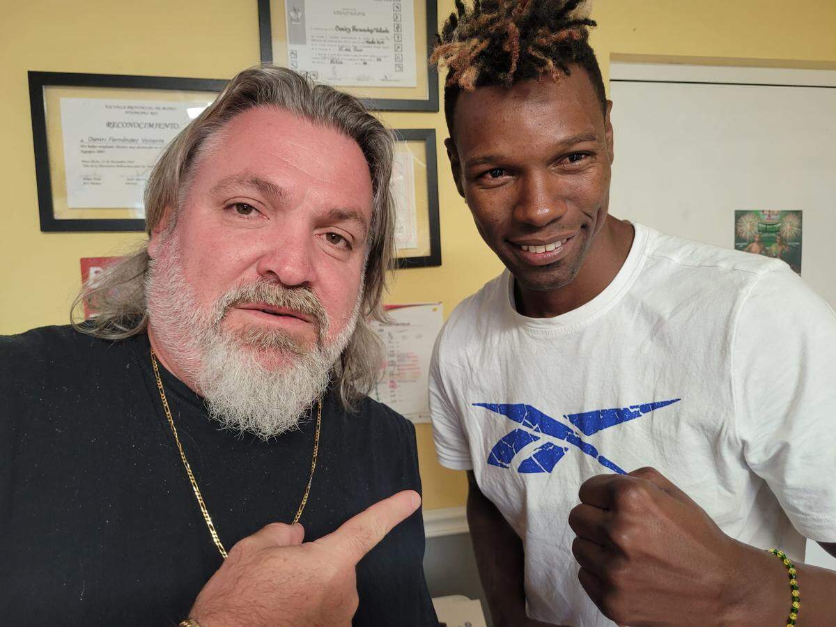 Hugo Noriega con el profesor Osmiri “Morito’’Fernández en Miami.