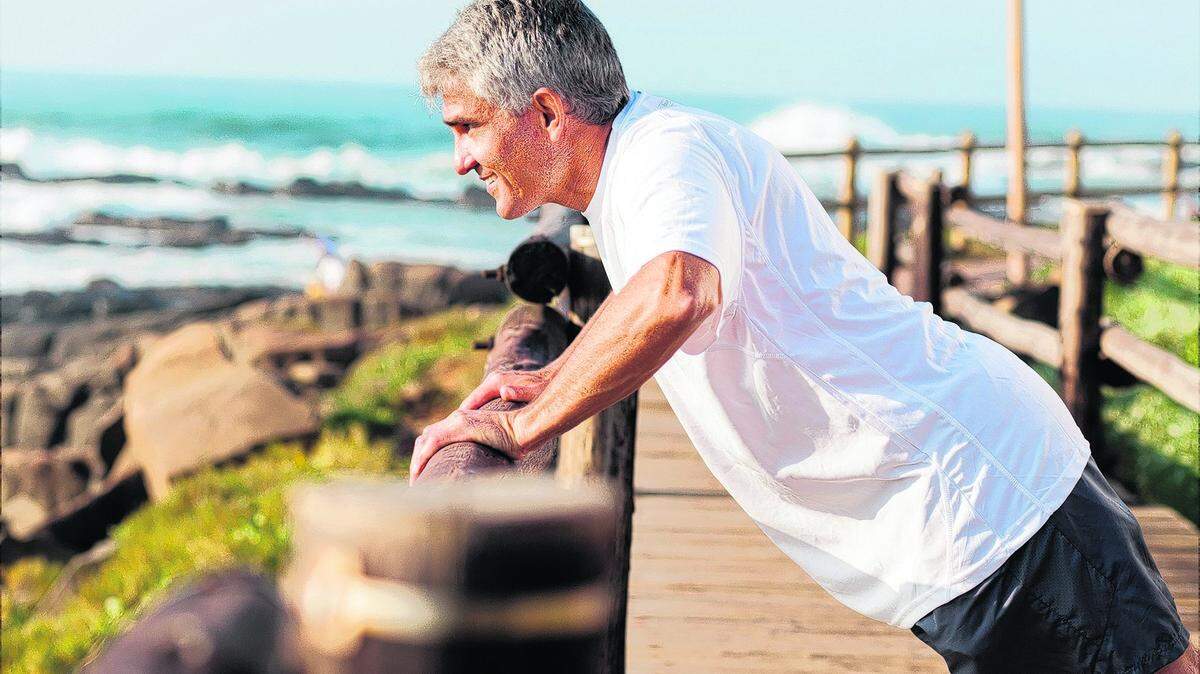 Cada vez más personas se plantean comenzar a hacer ejercicio físico después de los 50 años.