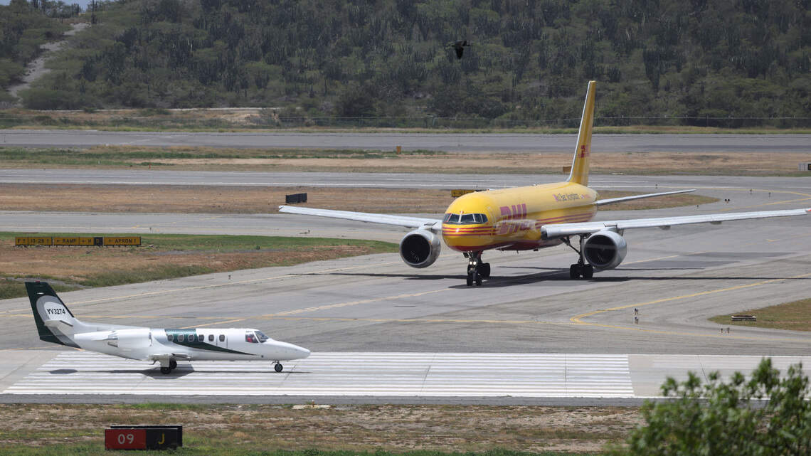 Principal aeropuerto de Venezuela reiniciará sus vuelos comerciales tras daños por terremotos