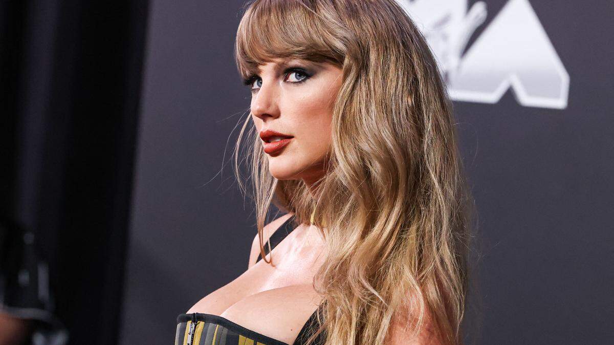 Taylor Swift, vestida de Dior, llega a los MTV Video Music Awards 2024 celebrados en el UBS Arena el 11 de septiembre de 2024 en Elmont, Nueva York, Estados Unidos.