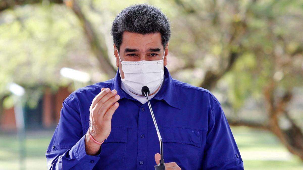 Foto de archivo del 21 de marzo de 2021.  El presidente de Venezuela, Nicolás Maduro, anunció este martes que, debido a la segunda ola de COVID-19 en el país, pondrá en marcha un nuevo paquete de ayuda económica para las personas que se encuentran registradas en el censo paralelo del Gobierno conocido como “sistema patria”.