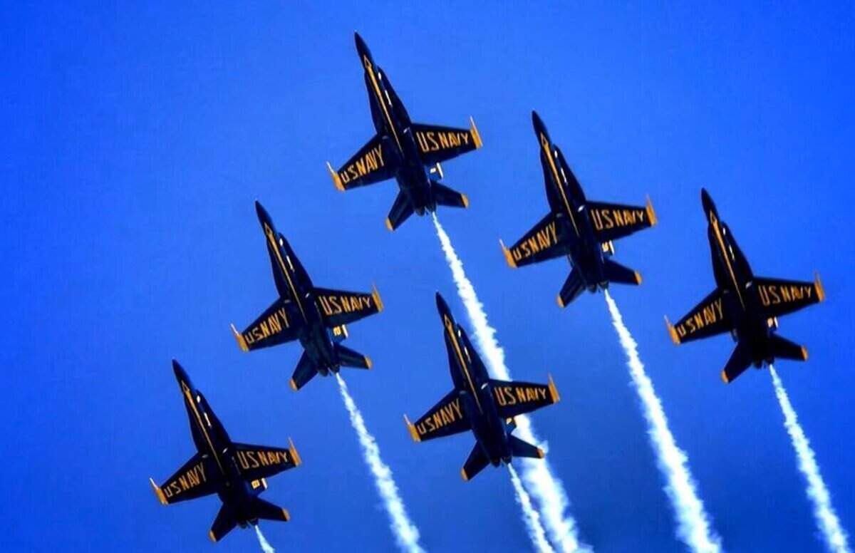 Las embarcaciones serán recibidas por una exhibición aérea, encabezada por los famosos Blue Angels, de la Marina de EEUU.