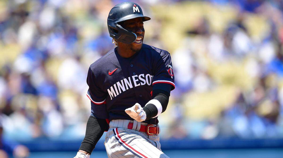 Los Marlins adquirieron al jardinero Nick Gordon procedente de los Mellizos de Minnesota en un cambio por el relevista zurdo  Steven Okert, según reveló el club de Miami el domingo.