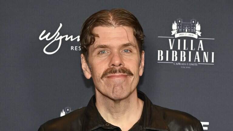 Bloguero Perez Hilton es llevado a un hospital de Miami tras inquietante incidente durante transmisión en vivo