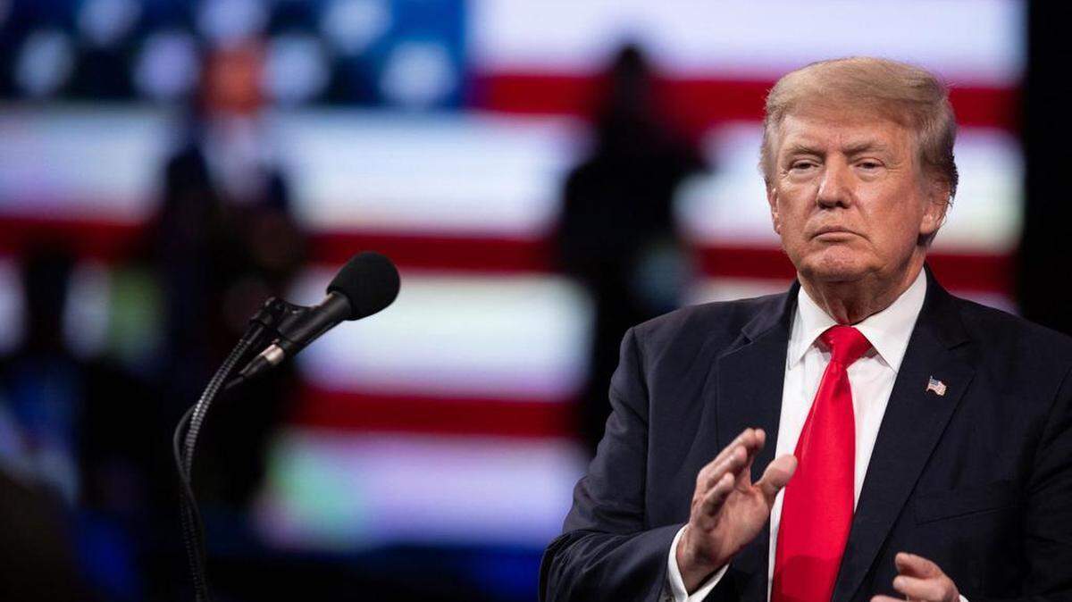 El ex presidente de los Estados Unidos, Donald Trump, habla en la Conferencia de Acción Política Conservadora (CPAC) en Dallas, Texas, el 11 de julio de 2021. AFP a través de Getty Images)