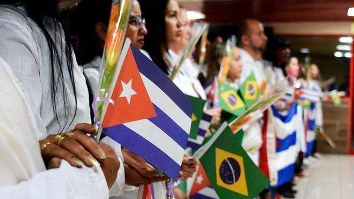 Médicos cubanos en La Habana.