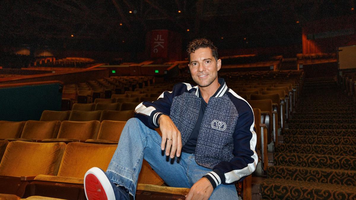 David Bisbal, la mega estrella del pop español, en el James L. Night Center.