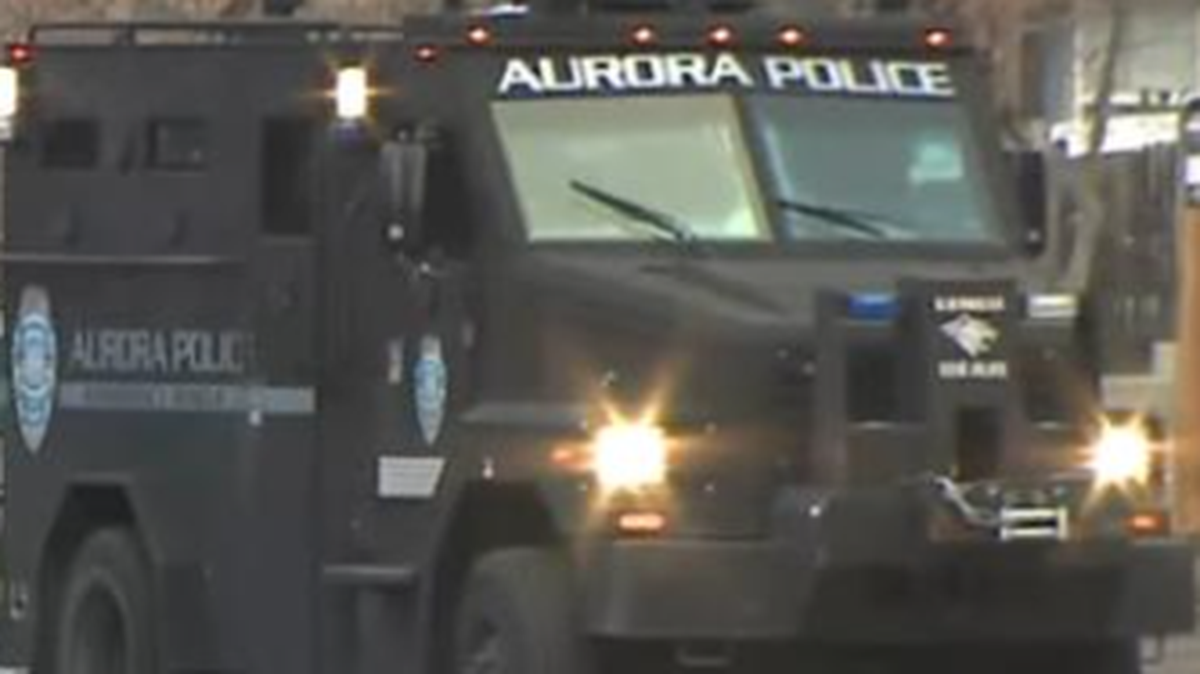 Catorce personas fueron detenidas este martes en Aurora, Colorado tras supuestamente secuestrar y torturar a residentes de un complejo de apartamentos escenario anteriormente de actos de violencia relacionados con la banda trasnacional Tren de Aragua.