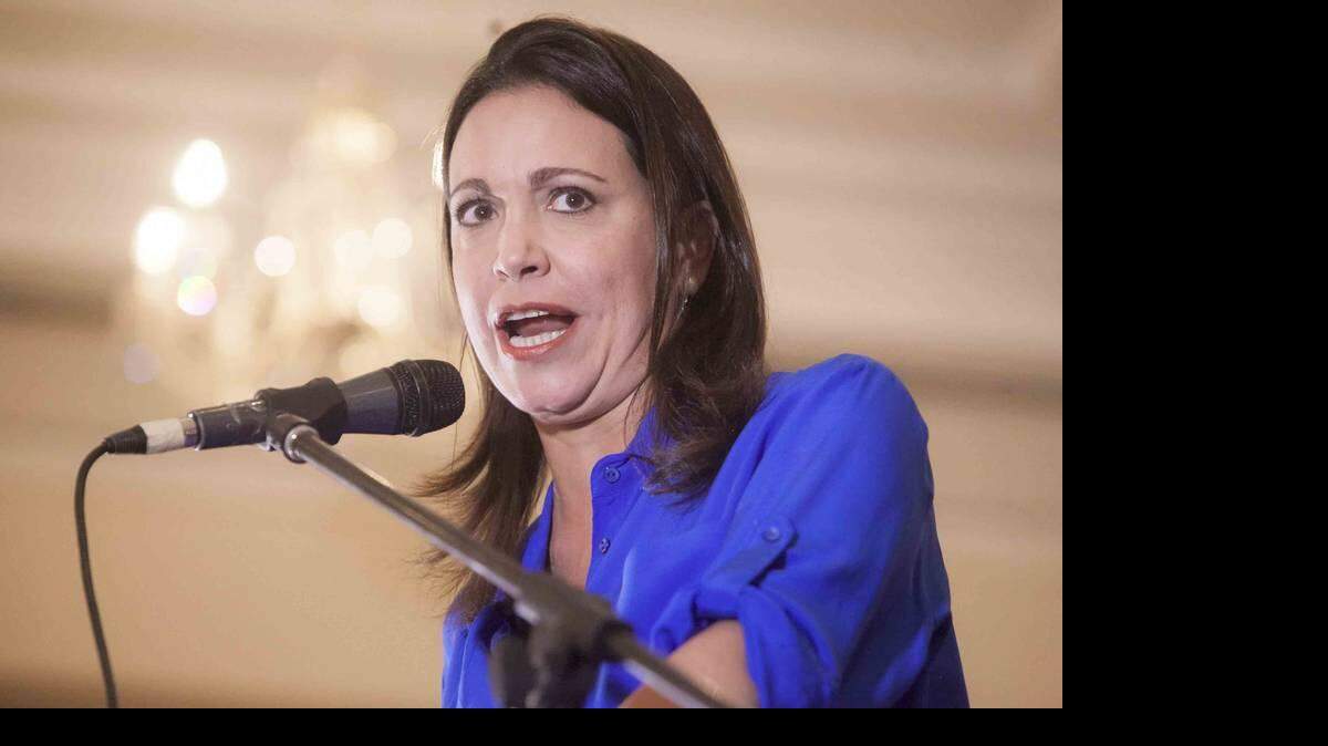 La dirigente opositora venezolana María Corina Machado ofrece una rueda de prensa hoy, miércoles 15 de julio de 2015, en Caracas (Venezuela).