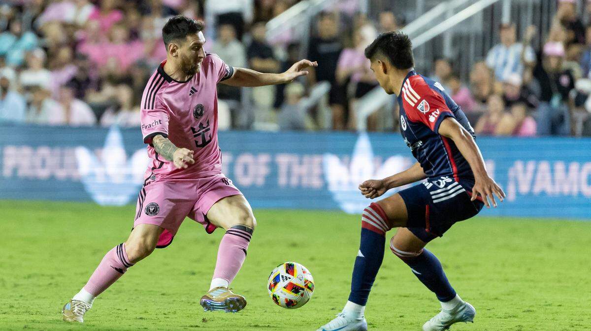 Leo Messi, delantero del Inter Miami, fue elegido este lunes como Jugador de la Semana en la MLS y ganó este galardón por sexta vez en esta campaña, tras el triplete anotado el sábado al New England Revolution en la última media hora de partido.