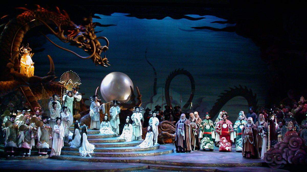 La Florida Grand Opera presenta “Turandot” en el Arsht Center de Miami y en el Broward Center de Fort Lauderdale. Escena del primer acto.