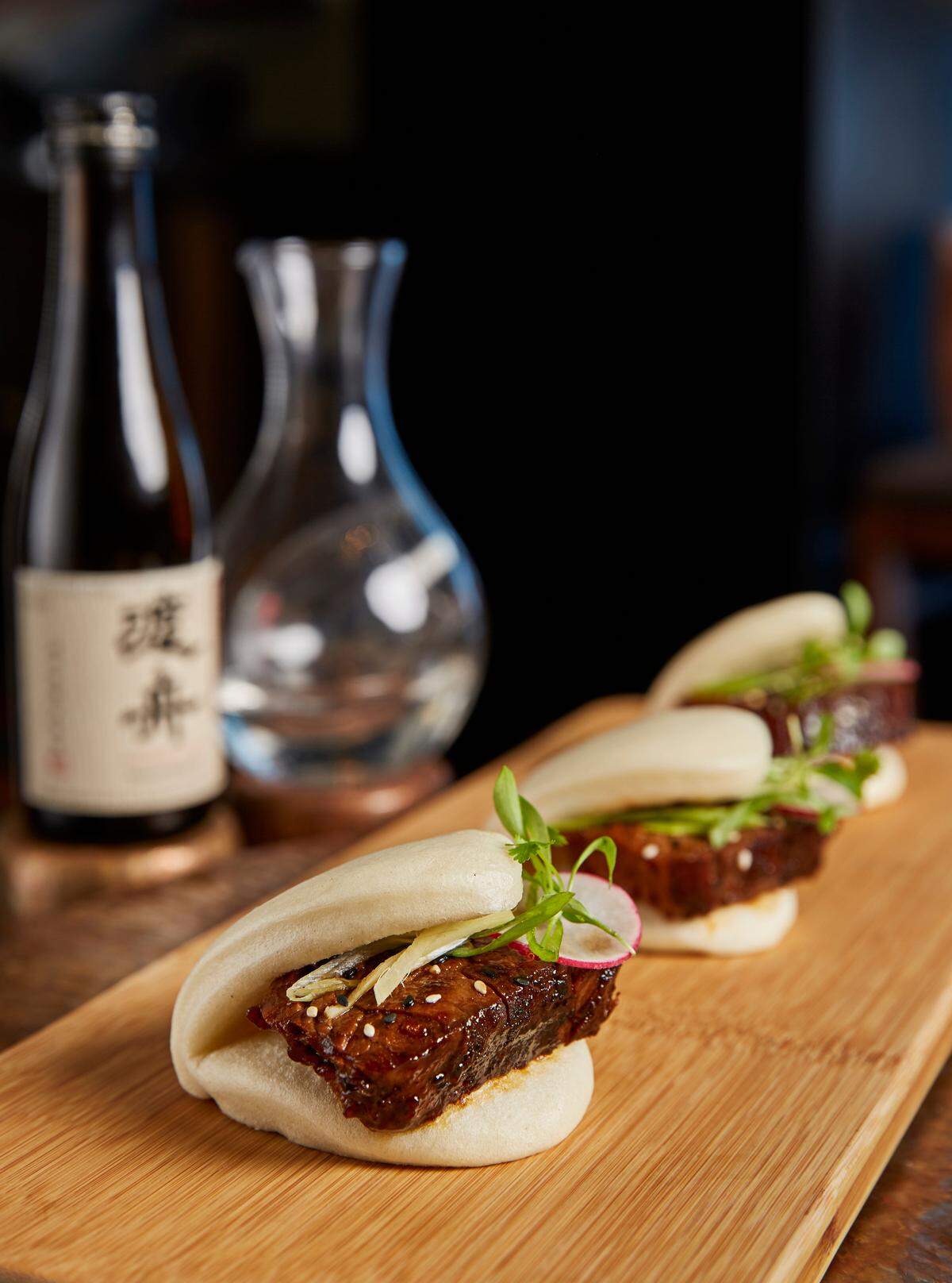 Jaya en The Setai, ofrece alta cocina asiática con platos Tailandia, Vietnam, Corea, India, China y Japón.