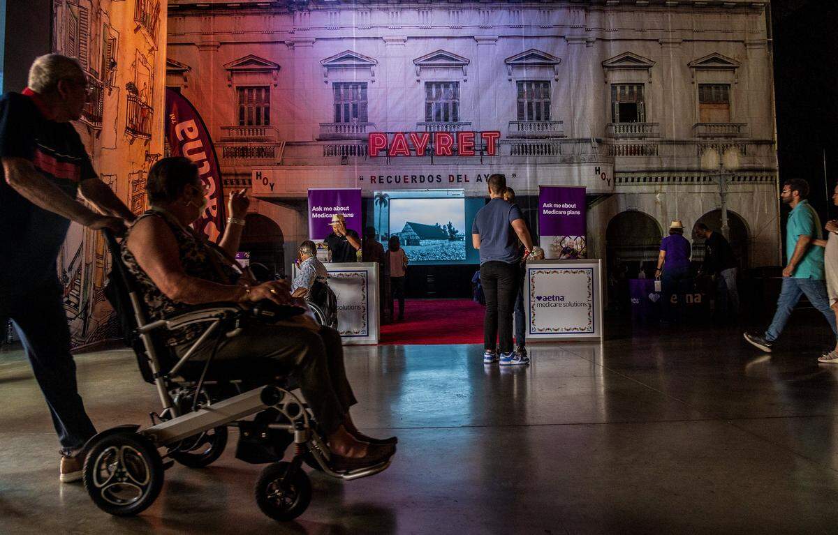 Una réplica del cine Payret en la edición de CubaNostalgia del 2024. Este año regresa la fiesta de la música, las costumbres y la cocina cubana con más conciertos de Willy Chirino, Lena y Malena Burke, Brenda Navarrete, Ronkalunga, Amaury Gutiérrez, el Gallito del Son y El Niño y la Verdad.