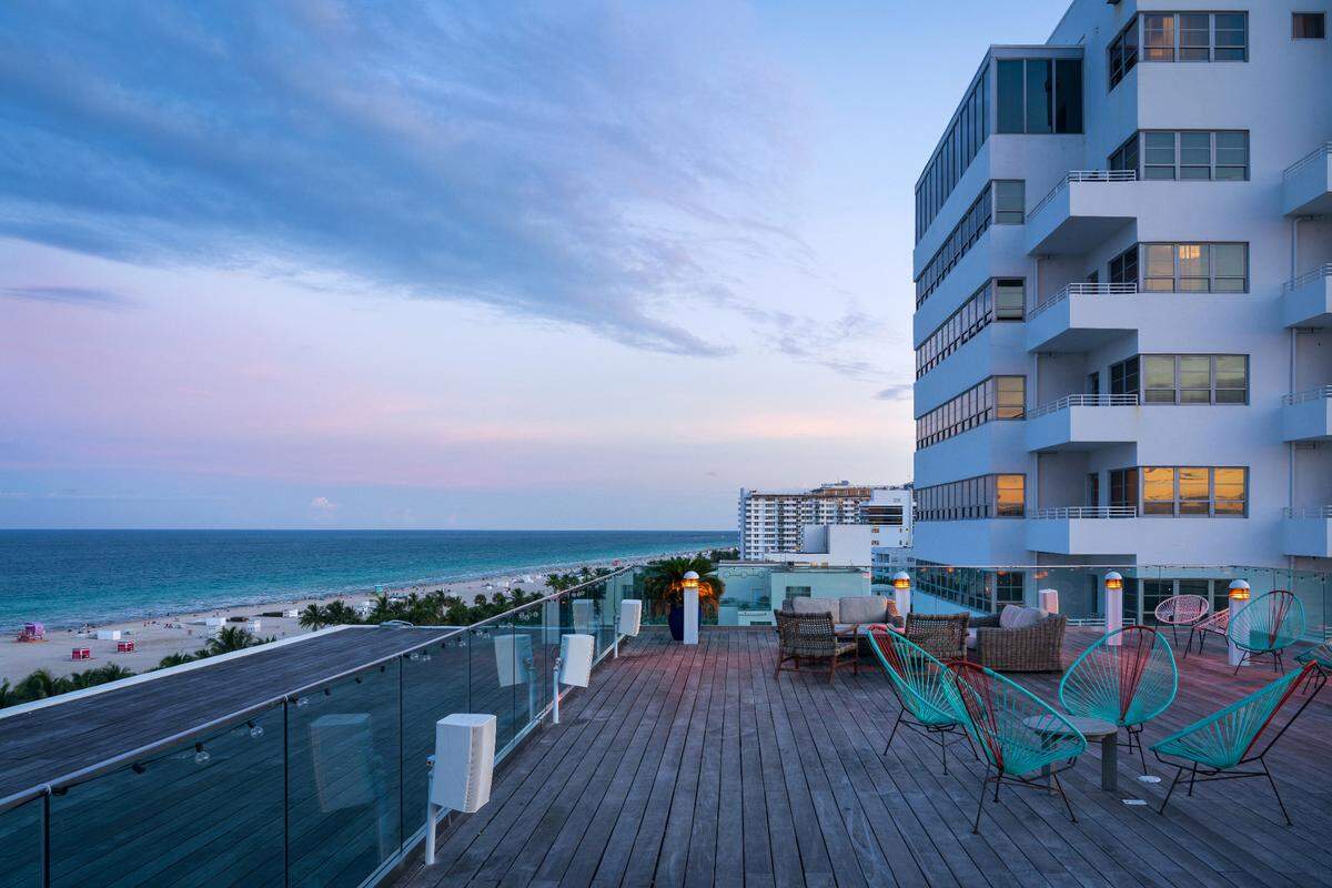 EL “Ocean Terrace” en el hotel Nautilus Sonesta Miami Beach.
