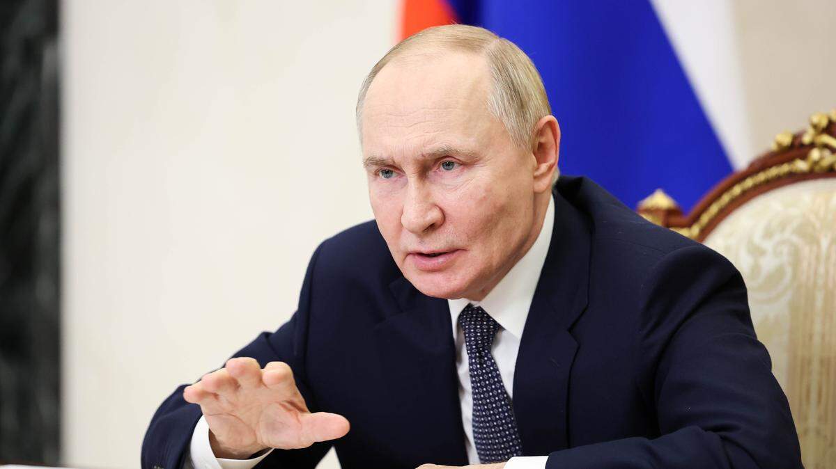 El gobernante ruso Vladimir Putin ofrece una videconferencia el viernes, 26 de septiembre de 2025, en Moscú.