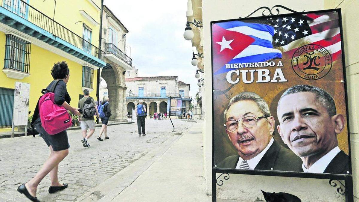 El presidente Barack Obama con Raúl Castro en el Palacio de la Revolución en La Habana el lunes 21 de marzo de 2016.