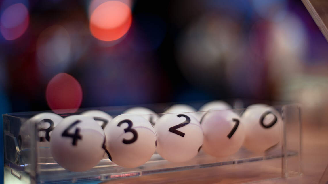 Boletos ganadores de $875,000 y $118,000 se vendieron en supermercados Publix el viernes