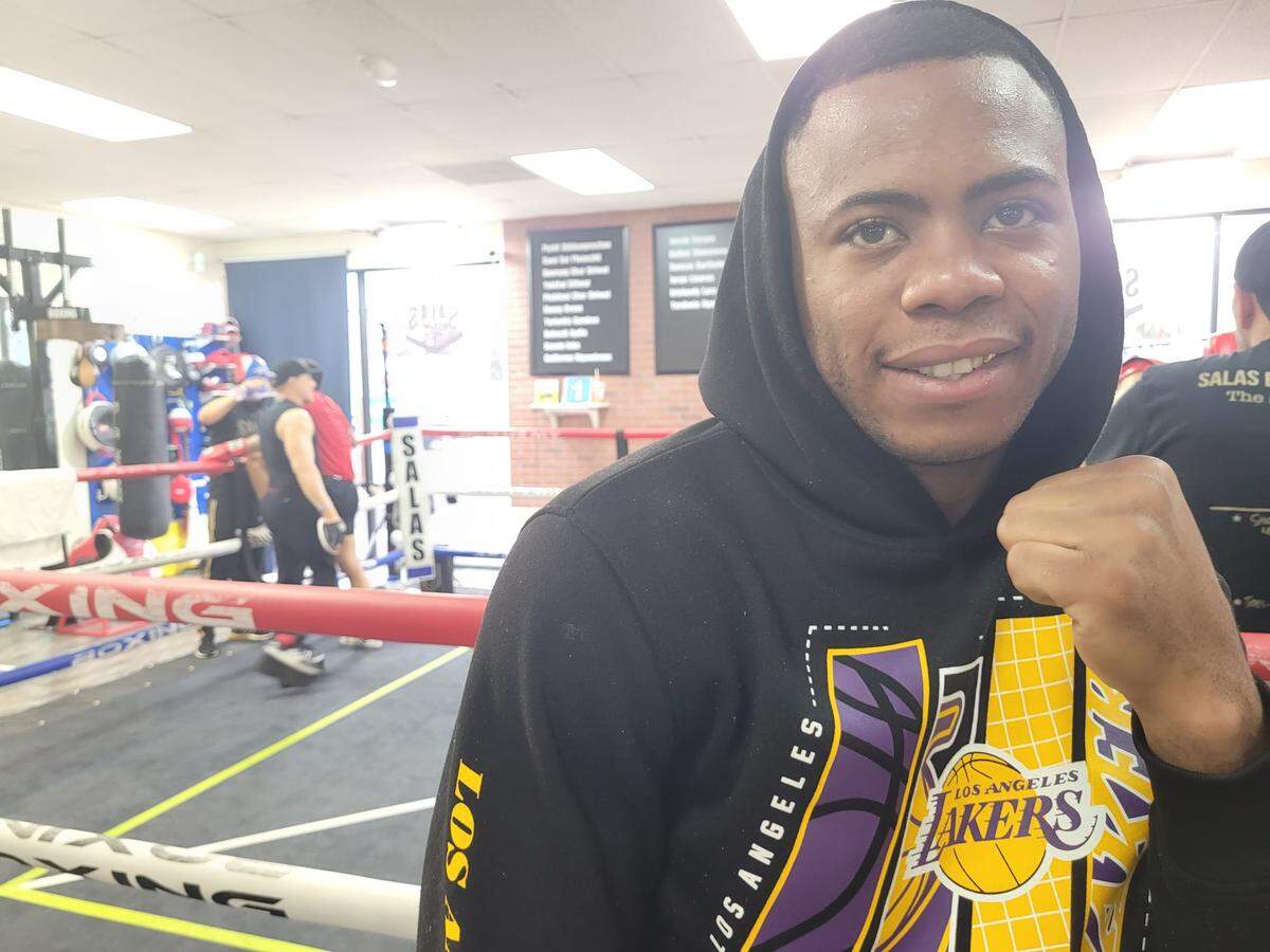 Yoelvis Gómez, hijo del legendario campeón olímpico cubano José Gómez, y al que todos conocen como “La Joya’’ viene de vencer en diciembre -en plena Navidad- por nocaut técnico a Clay Collard en una velada de FOX que llegó a todo el país y atrajo reacciones muy positivas.