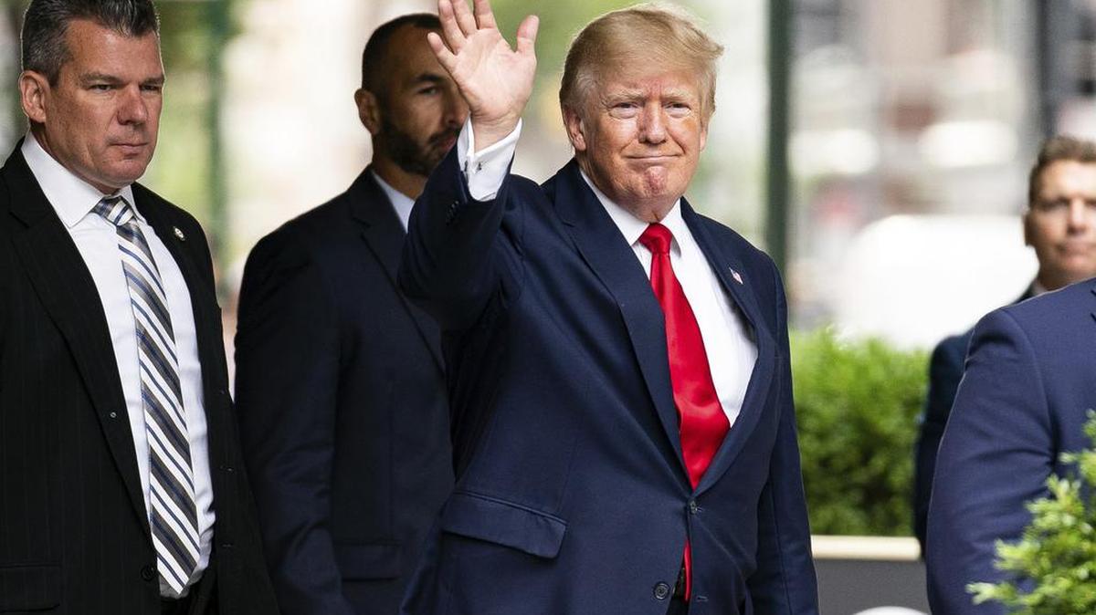Can Donald Trump help local candidates win elections in Miami-Dade County? The former president endorsed two candidates in Miami-Dade commission races in 2022: District 6’s Kevin Cabrera and District 12’s J.C. Bermudez.