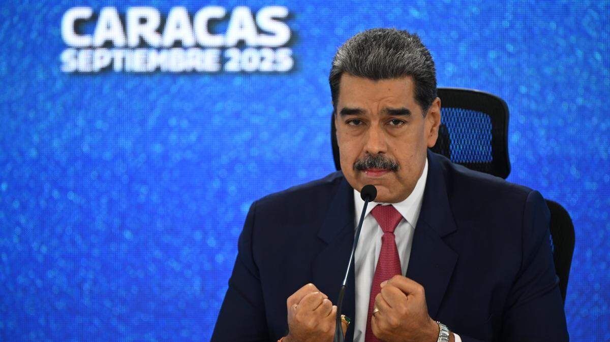 El gobernante de Venezuela, Nicolás Maduro, aseguró este miércoles que su país está cada vez más preparado para defenderse de Estados Unidos, a cuyo Gobierno acusó de querer “una guerra en el Caribe y Suramérica”, por lo que expresó: “Si los ‘gringos’ atacan, responderemos”.