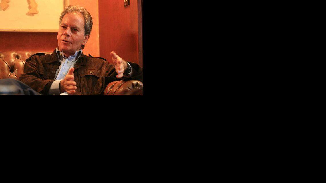 Diego Arria, uno de los más prominentes diplomáticos latinoamericanos, ha sido acusado de complotar para asesinar al presidente Hugo Chávez.