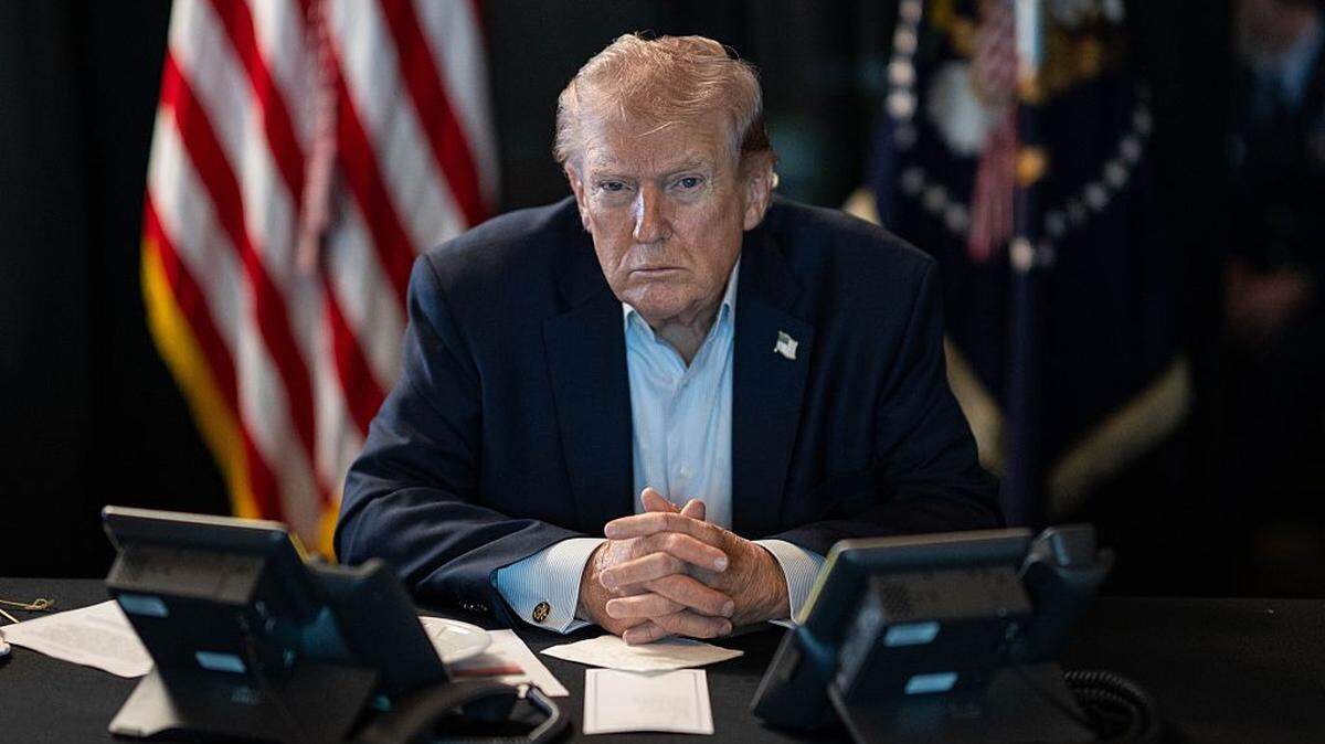 El presidente de Estados Unidos, Donald Trump, supervisa las operaciones militares  contra Irán en la Casa Blanca, el 2 de marzo de 2026 en Washington D.C.