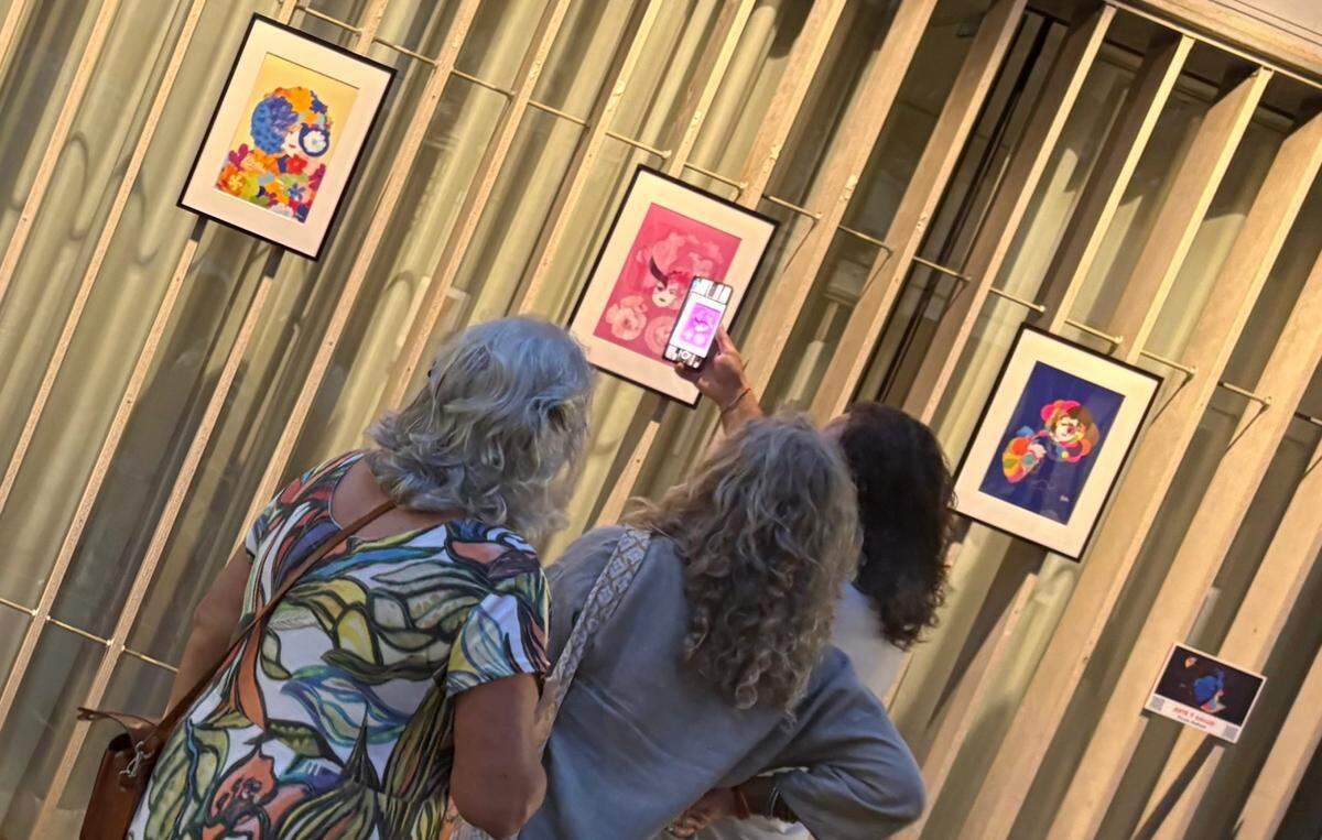 La obra “Arte por la salud” forma parte de la exposición “Mujeres y Arte digital” que acoge el Centro Cívico Can Travi en el marco del festival Empodera’t, un evento patrocinado por el Distrito Horta-Guinardó, el Instituto de Cultura de Barcelona y el Ayuntamiento de Barcelona.