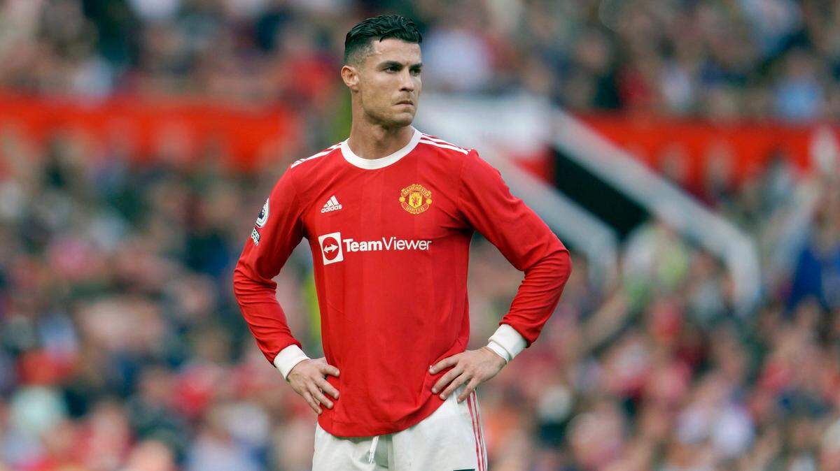  El presidente del Consejo Directivo del Bayern Munich, Oliver Kahn, descartó un posible fichaje de Cristiano Ronaldo, sobre el que habían circulado rumores, y dijo que una operación así no cuadraría con lo que el calificó como la “filosofía” del club bávaro.