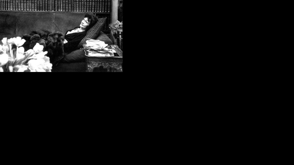 Gabriel "Coco" Chanel  en una fotografía tomada el 21 de abril de 1954. AP