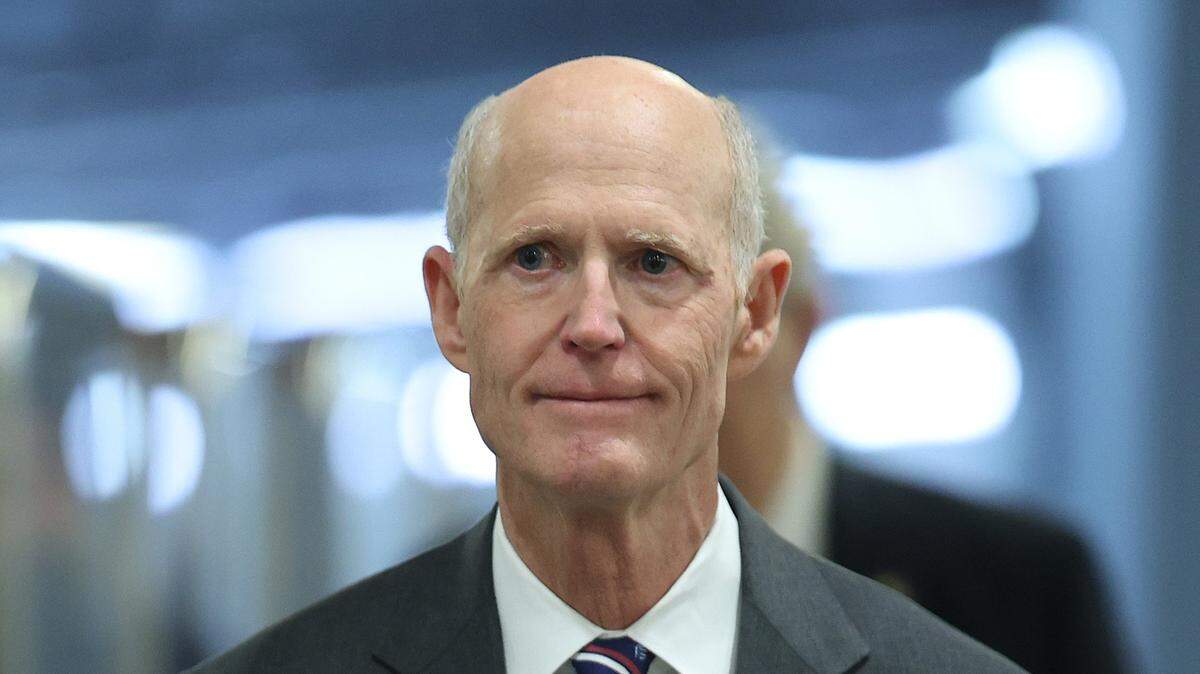 WASHINGTON, DC - JANUARY 30: U.S. Sen. Rick Scott (R-FL) walks to the Senate Chamber as the Senate votes on a series of government funding bills at the U.S. Capitol on January 30, 2026 in Washington, DC. The Senate continues to negotiate the final details of a 6-bill spending package that will avoid a possible partial government shutdown while limiting funding to the Department of Homeland Security while Congress negotiates agency regulations. (Photo by Kevin Dietsch/Getty Images)