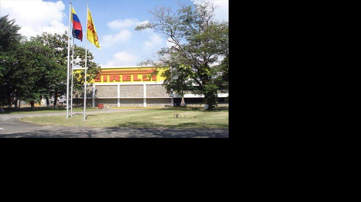 La filial venezolana de la empresa china de neumáticos Pirelli suspenderá sus operaciones a mediados de mes por falta de materia prima.