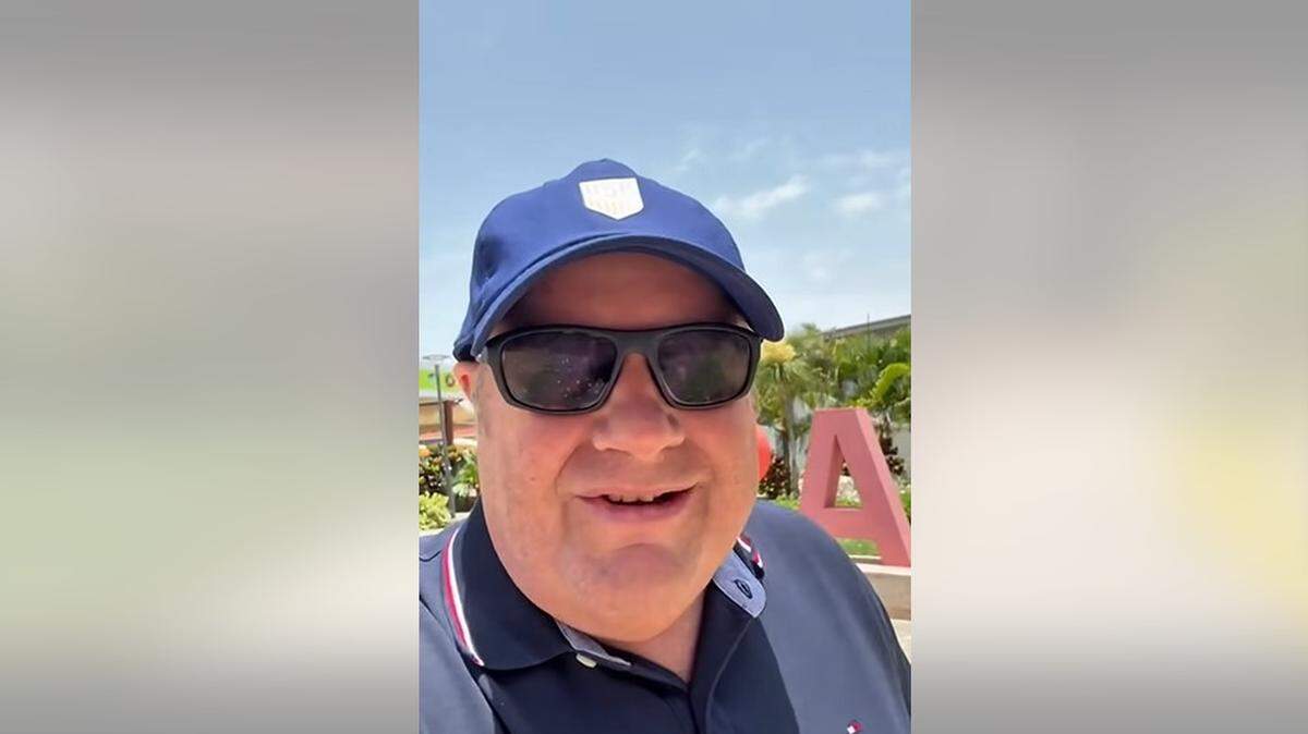 El encargado de negocios de EEUU en Cuba, Mike Hammer, visitó Varadero junto a su familia como parte de su recorrido por la isla.