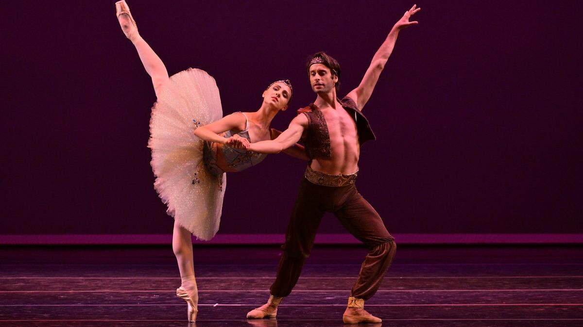 Martina Andruino y Marco Agostino en “Pas D’Esclave” (Ballet Teatro Alla Scala, Italia).