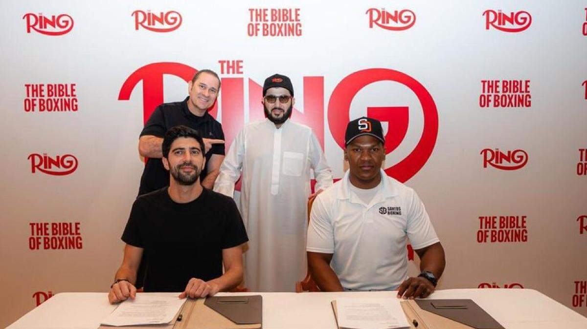 El joven boxeador cubano Dainier Peró (der.) suma un nuevo logro al ser designado embajador de la revista The Ring, fortaleciendo su carrera internacional y el legado del boxeo latinoamericano.