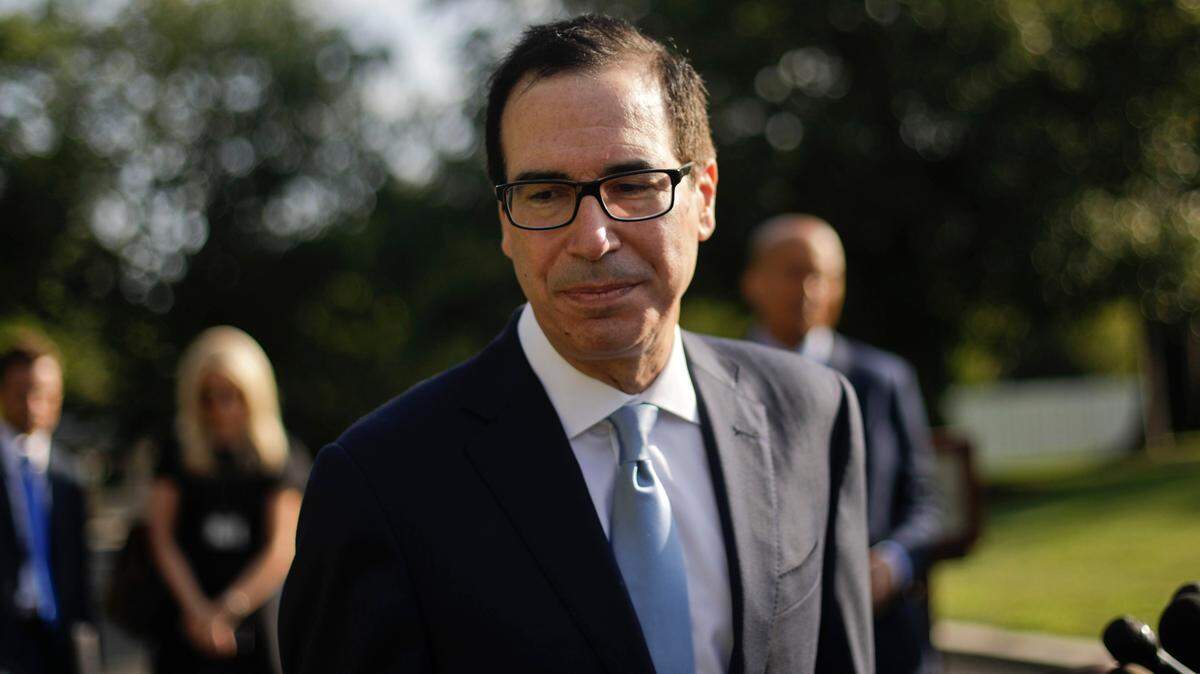El secretario del Tesoro, Steve Mnuchin, habla con la prensa en la Casa Blanca, en Washington. Foto de archivo.