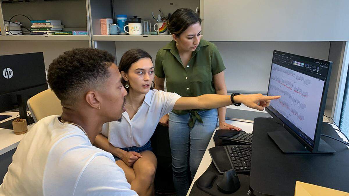 Un equipo de estudiantes graduados de la Universidad de Miami (UM) visitó hogares en Miami-Dade para determinar cómo el calor y la humedad en las casas afectan la salud y finanzas de las personas.
