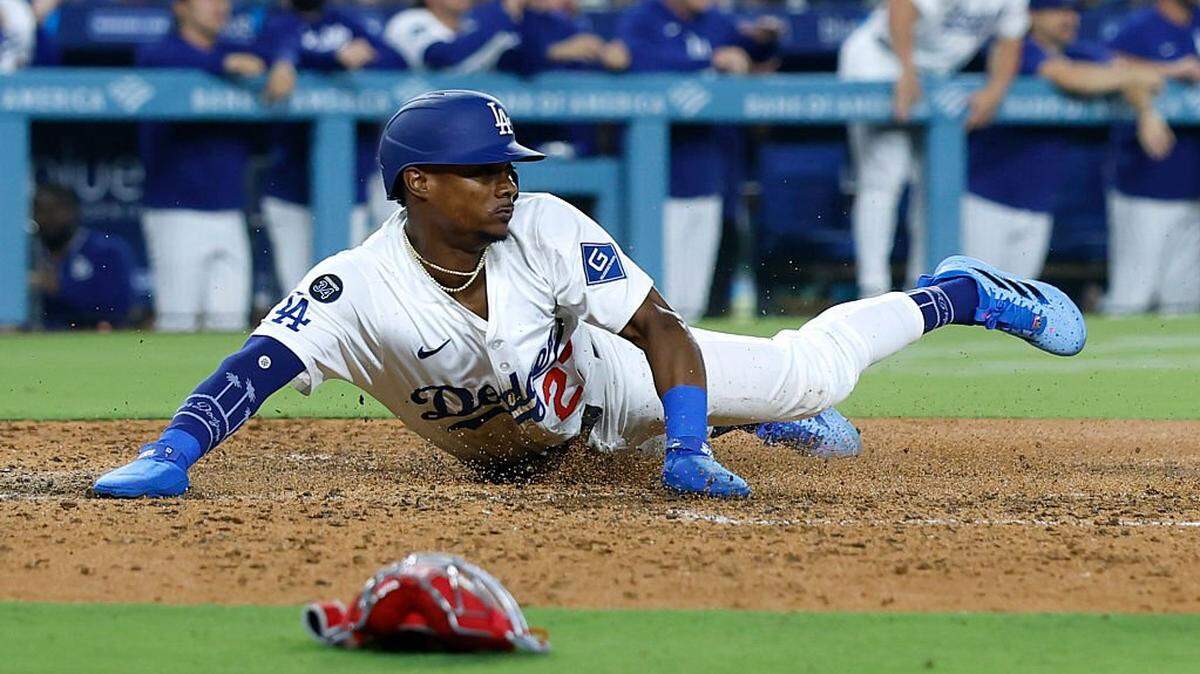 Los Marlins incorporaron el lunes al veloz jardinero dominicano Esteury Ruiz, en un cambio con los Dodgers.