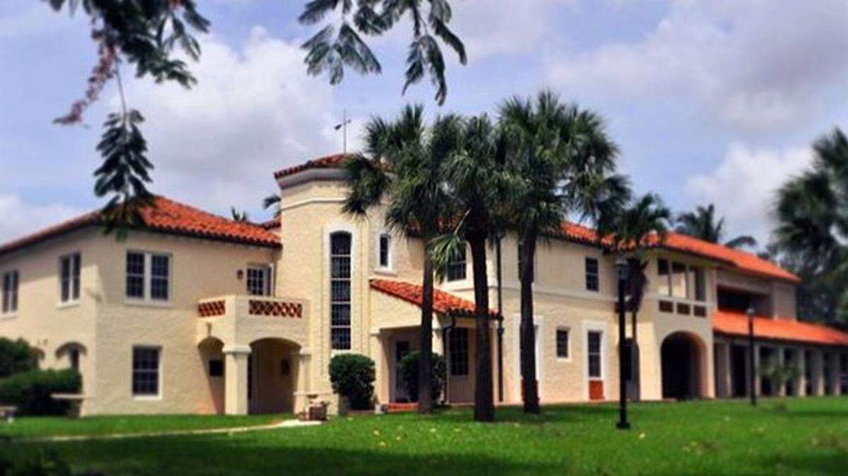El Koubek Center del Miami Dade College invita a celebrar el Día Internacional del Libro.