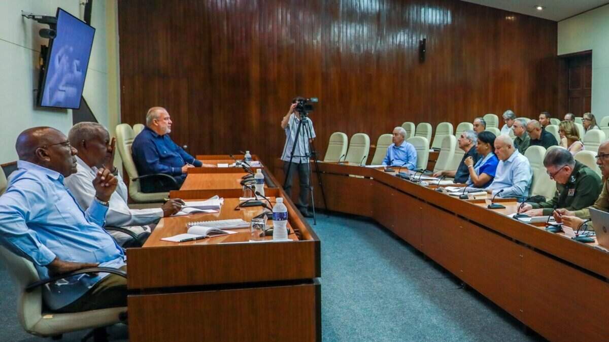 El gobierno cubano aprobó cuatro nuevos anteproyectos de leyes durante una reunión extraordinaria del Consejo de Ministros, en La Habana.