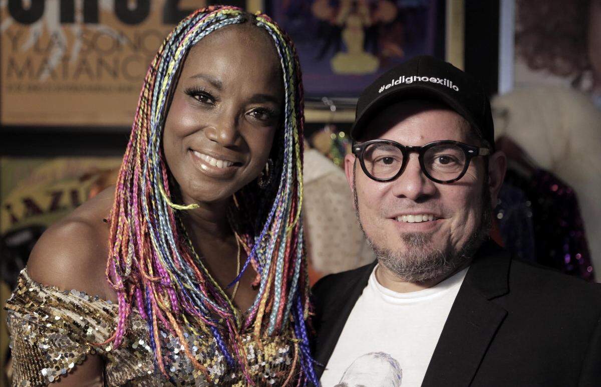 Lucrecia y Omar Pardillo, productor de la obra.