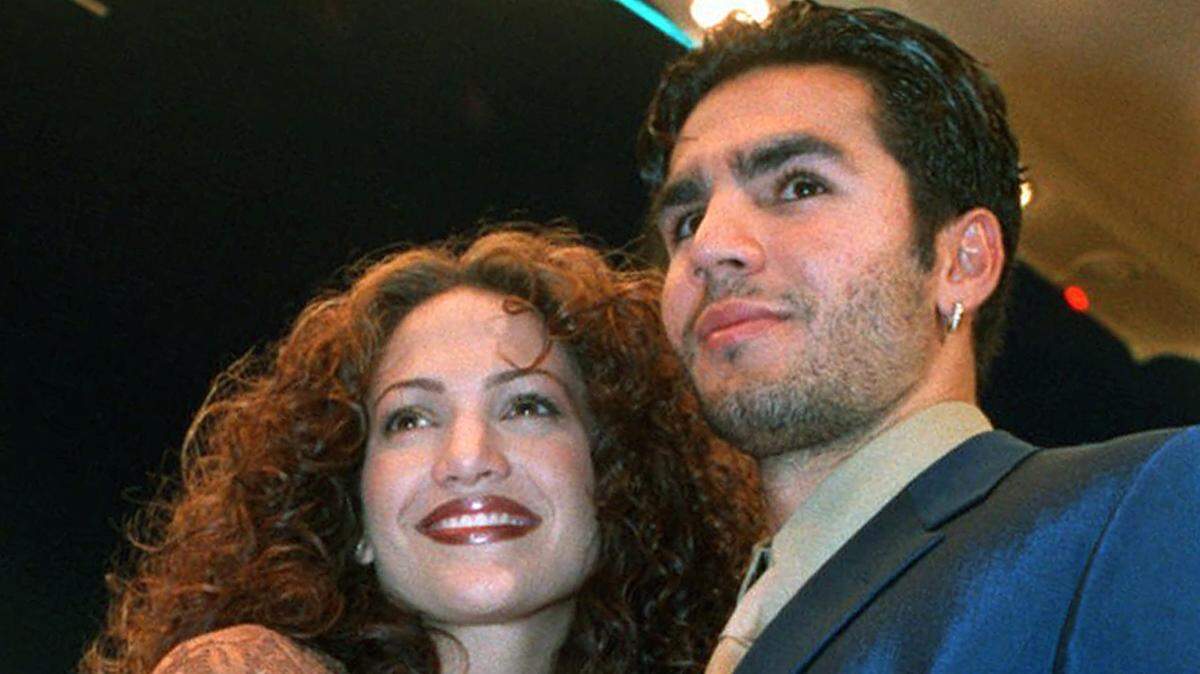 Ojani Noa y Jennifer López en el estreno de un filme en Westwood, en Los Angeles, el 7 de abril de  1997 .
