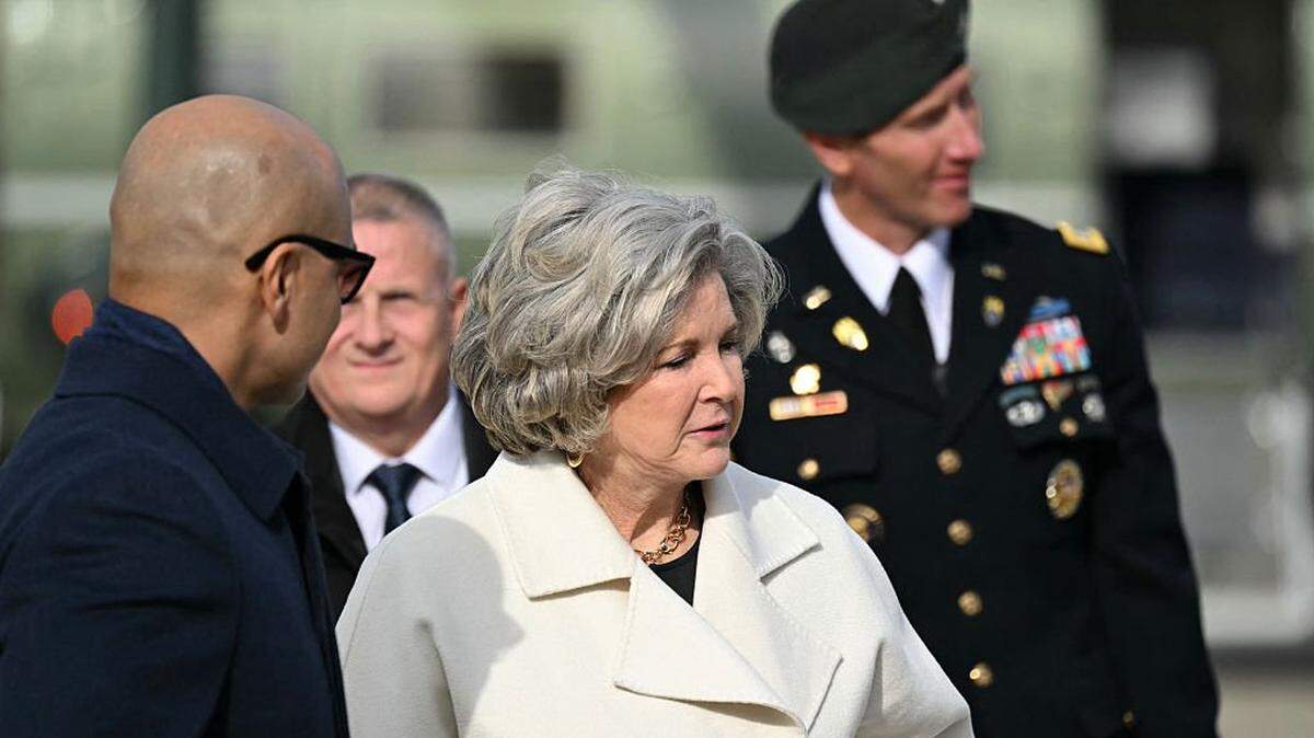 White House Chief of Staff Susie Wiles walks to board Air Force One at Joint Base Andrews on December 17, 2025 as he departs for Dover Air Force Base in Delaware to attend a ceremony for the return of the remains of two Iowa National Guard members killed in an attack in Syria. (Photo by ANDREW CABALLERO-REYNOLDS / AFP via Getty Images)