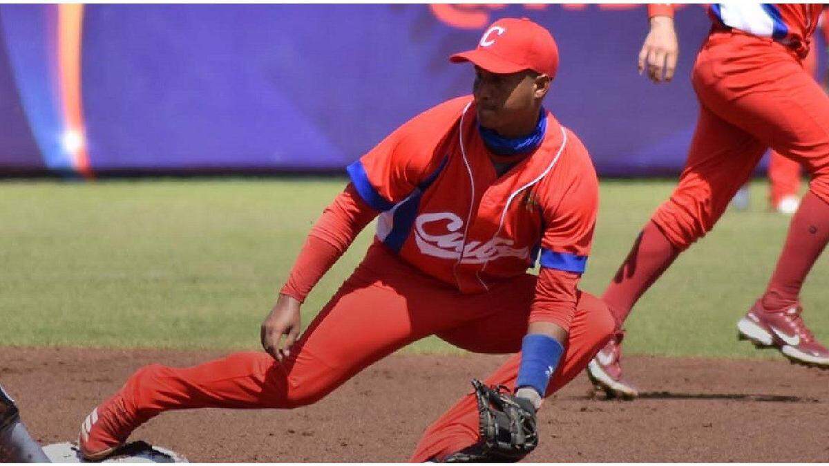 El versátil pelotero de Granma Miguel Antonio González dejó la concentración del equipo Cuba que participa en el Mundial Sub-23 sobre las cinco de la tarde del viernes 1ro de octubre de 2021.