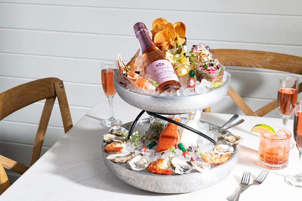 El famoso restaurante “Rosé All Day”,&nbsp;The Hampton Social, abrirá sus puertas en Miami en diciembre de 2023.