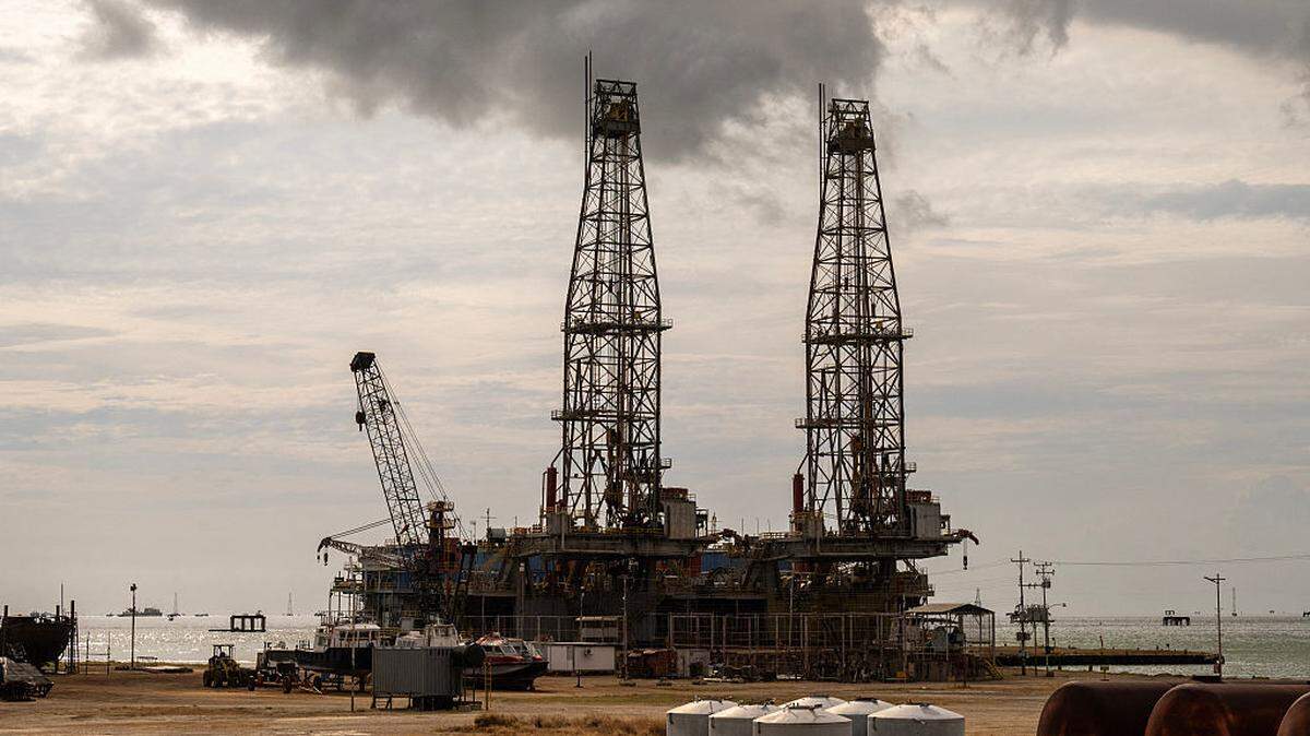 Vista de unos pozos petroleros en la ciudad de Cabimas, estado Zulia, Venezuela, el 31 de enero de 2026. El miércoles 18 de febrero de 2026, el Departamento del Tesoro de EEUU anunció que permitirá que petroleras que operen en Venezuela podrán pagar impuestos locales y gravámenes al Gobierno de este país.