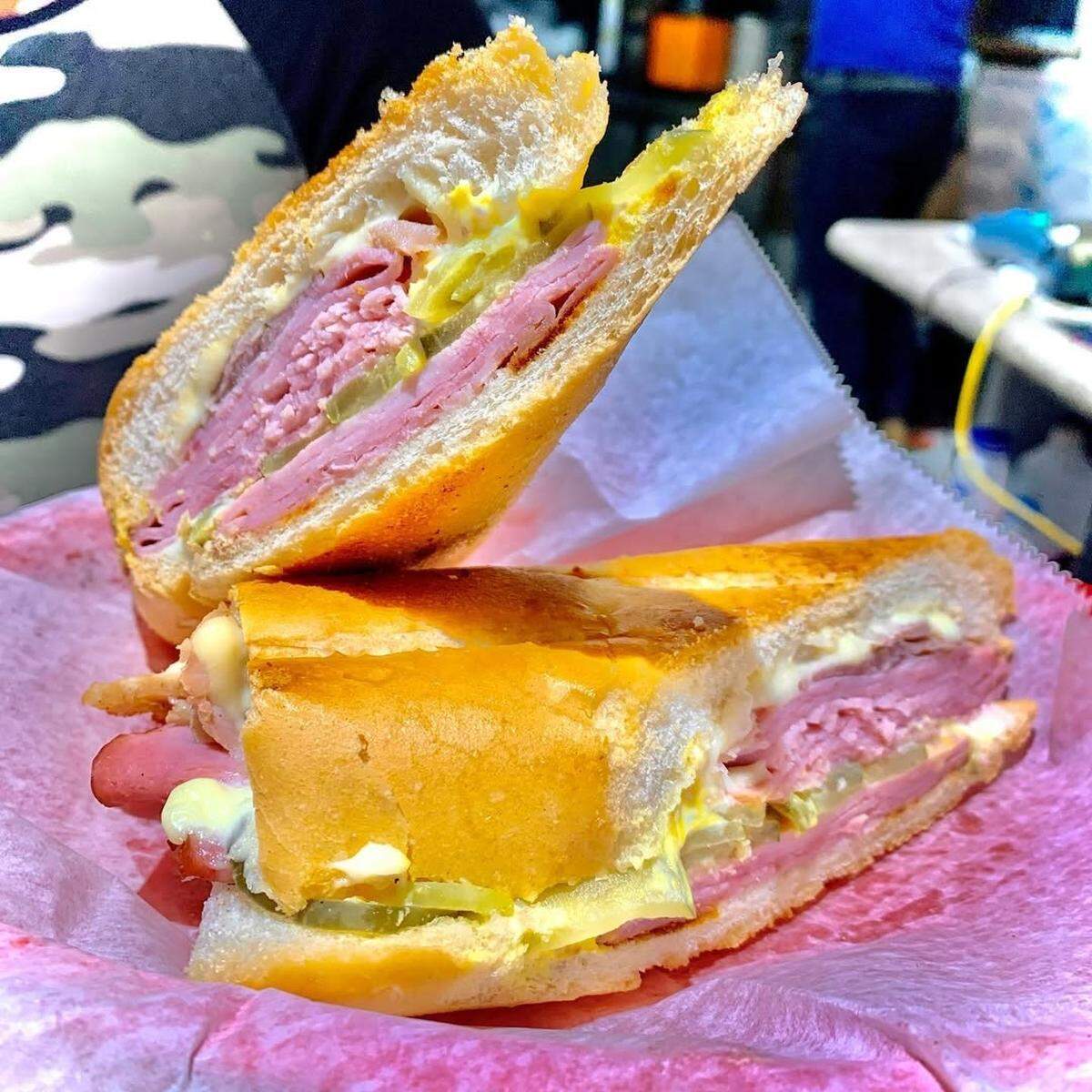Nada más veraniego y auténtico que un buen sándwich cubano.