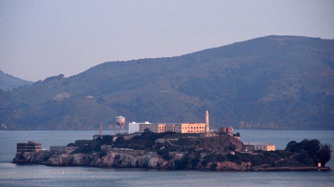 Vista general de la isla de Alcatraz den San Francisco, California. El presidente Donald Trump quiere reabrir sus instalaciones para encerrar “a los delincuentes más despiadados y violentos” del país.