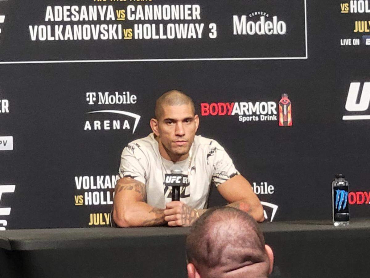 No es casualidad que Alex Pereira esté en la misma cartelera de Israel Adesanya. A ambos los separa solo una pelea en la porción principal de la UFC 276 y esto tiene todo el sentido del mundo.