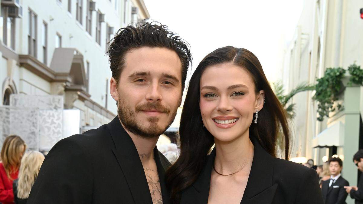 Brooklyn Peltz Beckham y Nicola Peltz Beckham asisten a Vogue World: Hollywood 2025 en los estudios Paramount el 26 de octubre de 2025 en Los Ángeles, California.